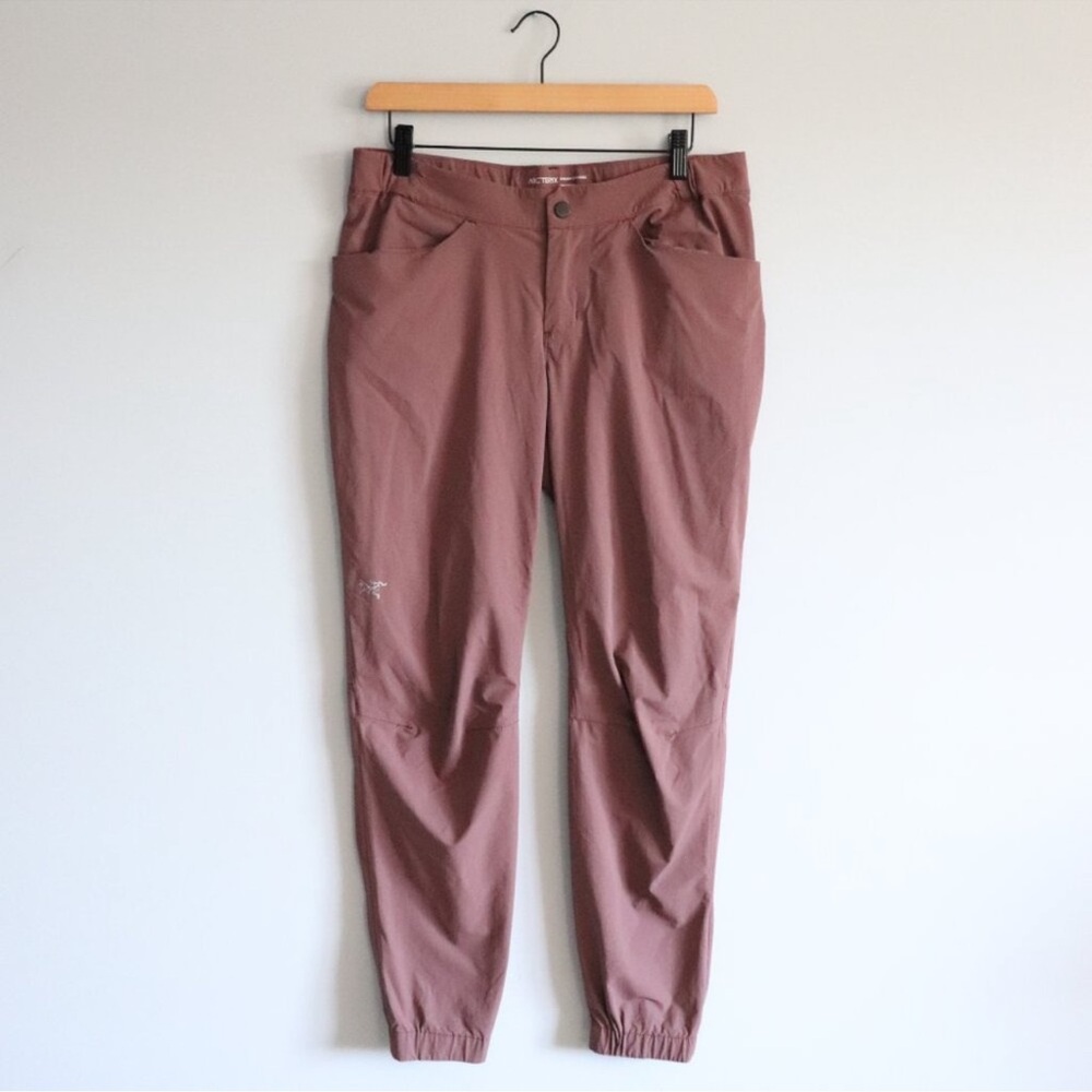 Arc'teryx Women's Pants in Mauve